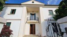 Foto Villa in Vendita, pi di 6 Locali, 4 Camere, 480 mq (ESTE)