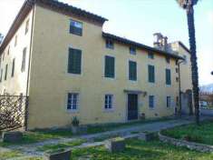 Foto Villa in Vendita, pi di 6 Locali, 410 mq (Capannori)