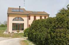 Foto Villa in Vendita, pi di 6 Locali, 427 mq, Mirandola