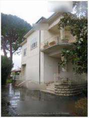 Foto Villa in Vendita, pi di 6 Locali, 432 mq, Cascina