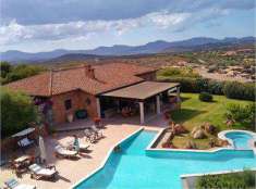 Foto Villa in Vendita, pi di 6 Locali, 450 mq, Loiri Porto San Paolo