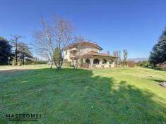 Foto VILLA in Vendita, pi di 6 Locali, 450 mq, LUCCA