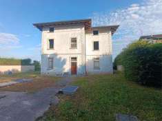 Foto Villa in Vendita, pi di 6 Locali, 475 mq, Lomagna