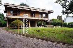 Foto Villa in Vendita, pi di 6 Locali, 482 mq, Mariano Comense