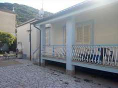 Foto Villa in Vendita, pi di 6 Locali, 5 Camere, 200 mq (SAN FELICE