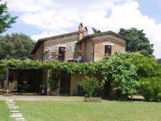 Foto Villa in Vendita, pi di 6 Locali, 5 Camere, 250 mq (TREQUANDA)