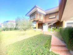 Foto Villa in Vendita, pi di 6 Locali, 5 Camere, 285 mq (SARZANA GRI