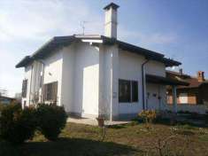 Foto Villa in Vendita, pi di 6 Locali, 5 Camere, 310 mq (VIGEVANO)