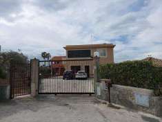 Foto Villa in Vendita, pi di 6 Locali, 5 Camere, 327 mq (AUGUSTA MON