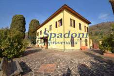 Foto Villa in Vendita, pi di 6 Locali, 5 Camere, 350 mq (PESCIA)