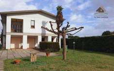 Foto Villa in Vendita, pi di 6 Locali, 5 Camere, 380 mq (CAPANNORI G