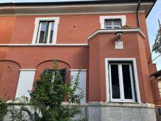 Foto Villa in Vendita, pi di 6 Locali, 5 Camere, 380 mq (ROMA TRIEST