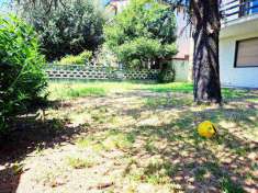 Foto Villa in Vendita, pi di 6 Locali, 5 Camere, 390 mq (EMPOLI)