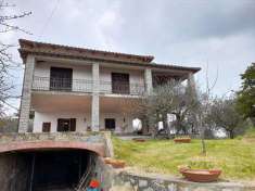 Foto Villa in Vendita, pi di 6 Locali, 5 Camere, 400 mq (SINALUNGA)