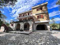 Foto Villa in Vendita, pi di 6 Locali, 5 Camere, 470 mq (BROCCOSTELL