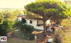 Foto Villa in Vendita, pi di 6 Locali, 6 Camere, 200 mq (SESSA AURUN