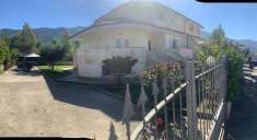 Foto Villa in Vendita, pi di 6 Locali, 6 Camere, 275 mq (SESSA AURUN
