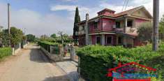Foto Villa in Vendita, pi di 6 Locali, 6 Camere, 290 mq (LUZZI)