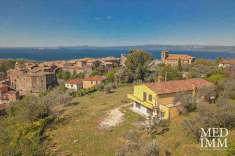 Foto Villa in Vendita, pi di 6 Locali, 6 Camere, 320 mq (BOLSENA)