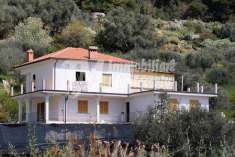 Foto Villa in Vendita, pi di 6 Locali, 6 Camere, 374 mq (VALLEBONA)