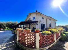 Foto Villa in Vendita, pi di 6 Locali, 6 Camere, 390 mq (CASTELLIRI)