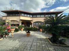 Foto Villa in Vendita, pi di 6 Locali, 6 Camere, 450 mq (CASTEL VOLT