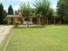 Foto VILLA in Vendita, pi di 6 Locali, 600 mq, CARMIGNANO