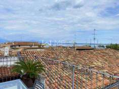 Foto Villa in Vendita, pi di 6 Locali, 600 mq, Desenzano del Garda