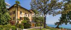 Foto Villa in Vendita, pi di 6 Locali, 600 mq (Manerba del Garda)