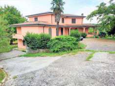 Foto Villa in Vendita, pi di 6 Locali, 600 mq, Monte San Giovanni Ca