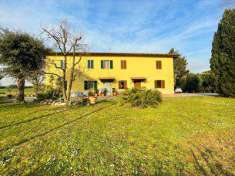 Foto Villa in Vendita, pi di 6 Locali, 680 mq, Quarrata