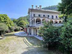 Foto Villa in Vendita, pi di 6 Locali, 700 mq (Crabbia)