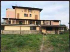 Foto Villa in Vendita, pi di 6 Locali, 710 mq, Caselle Landi
