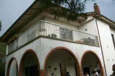 Foto Villa in Vendita, pi di 6 Locali, pi di 6 Camere, 320 mq (CAST
