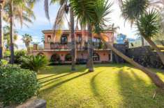 Foto Villa in vendita a Aci Catena - 10 locali 8000mq