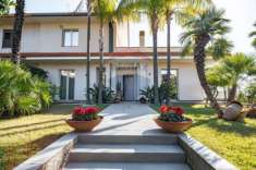 Foto Villa in vendita a Aci Catena - 12 locali 280mq