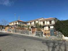 Foto Villa in vendita a Aci Catena - 7 locali 300mq