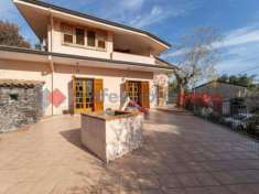 Foto Villa in vendita a Aci Sant'Antonio - 7 locali 290mq