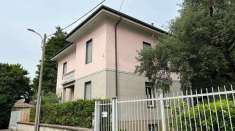 Foto Villa in Vendita a Albiate Via Alessandro Manzoni,  10