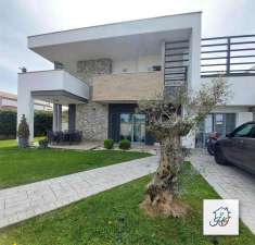 Foto Villa in vendita a Anzio