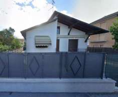 Foto Villa in Vendita a Arese Via Stelvio,  5