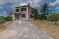 Foto Villa in vendita a Arpino - 20 locali 520mq