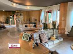 Foto Villa in vendita a Avezzano