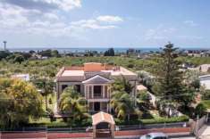 Foto Villa in vendita a Avola - 15 locali 596mq