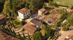 Foto Villa in vendita a Bagni Di Lucca - 20 locali 800mq