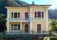 Foto Villa in vendita a Bagni Di Lucca