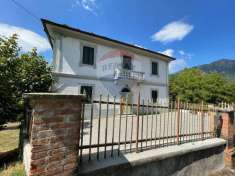 Foto Villa in vendita a Bagni Di Lucca