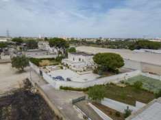 Foto Villa in vendita a Bari - 12 locali 350mq
