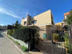 Foto Villa in vendita a Bari - 8 locali 300mq