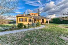 Foto Villa in vendita a Bevagna - 5 locali 290mq